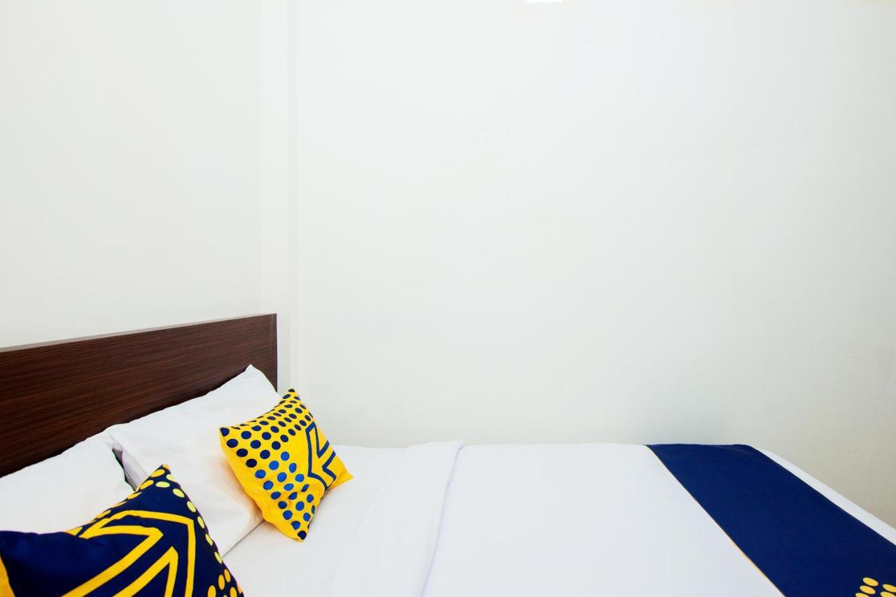 Oyo 2220 Pink'S Guest House Tarutung Экстерьер фото
