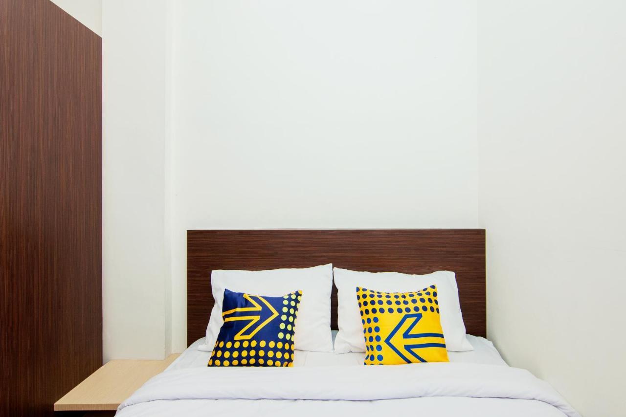 Oyo 2220 Pink'S Guest House Tarutung Экстерьер фото